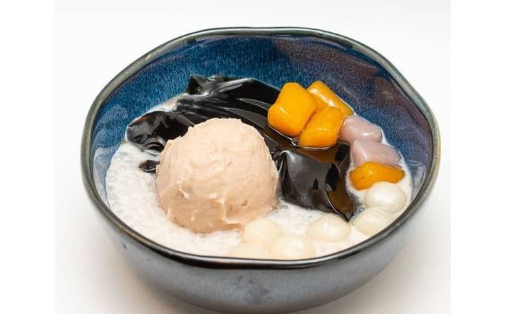 Hot Grass Jelly with Fresh Taro