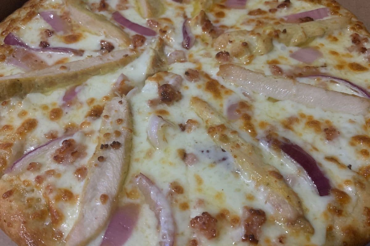 Medium Chicken Club Pizza