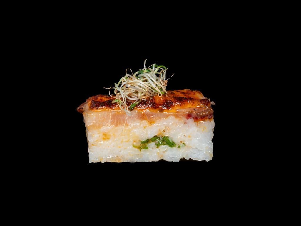 Hamachi Oshi