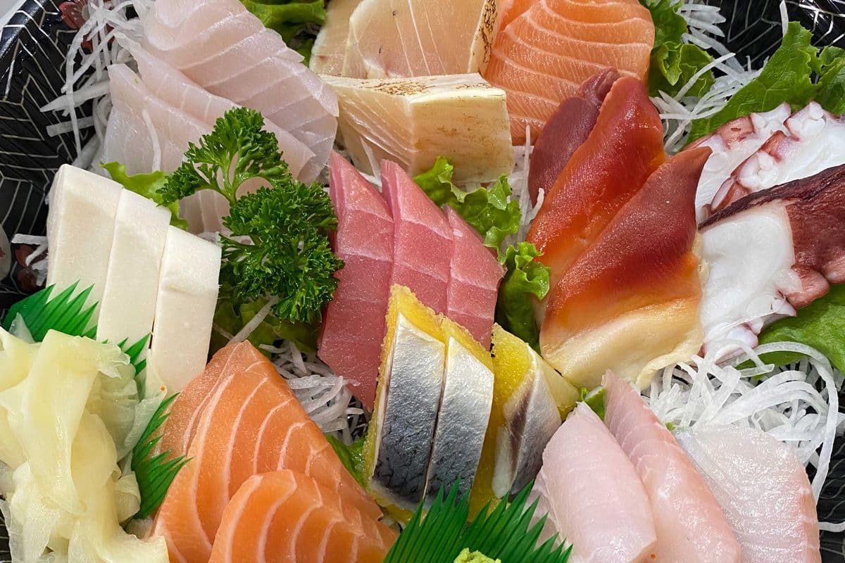 Assorted Sashimi (30 Pieces)