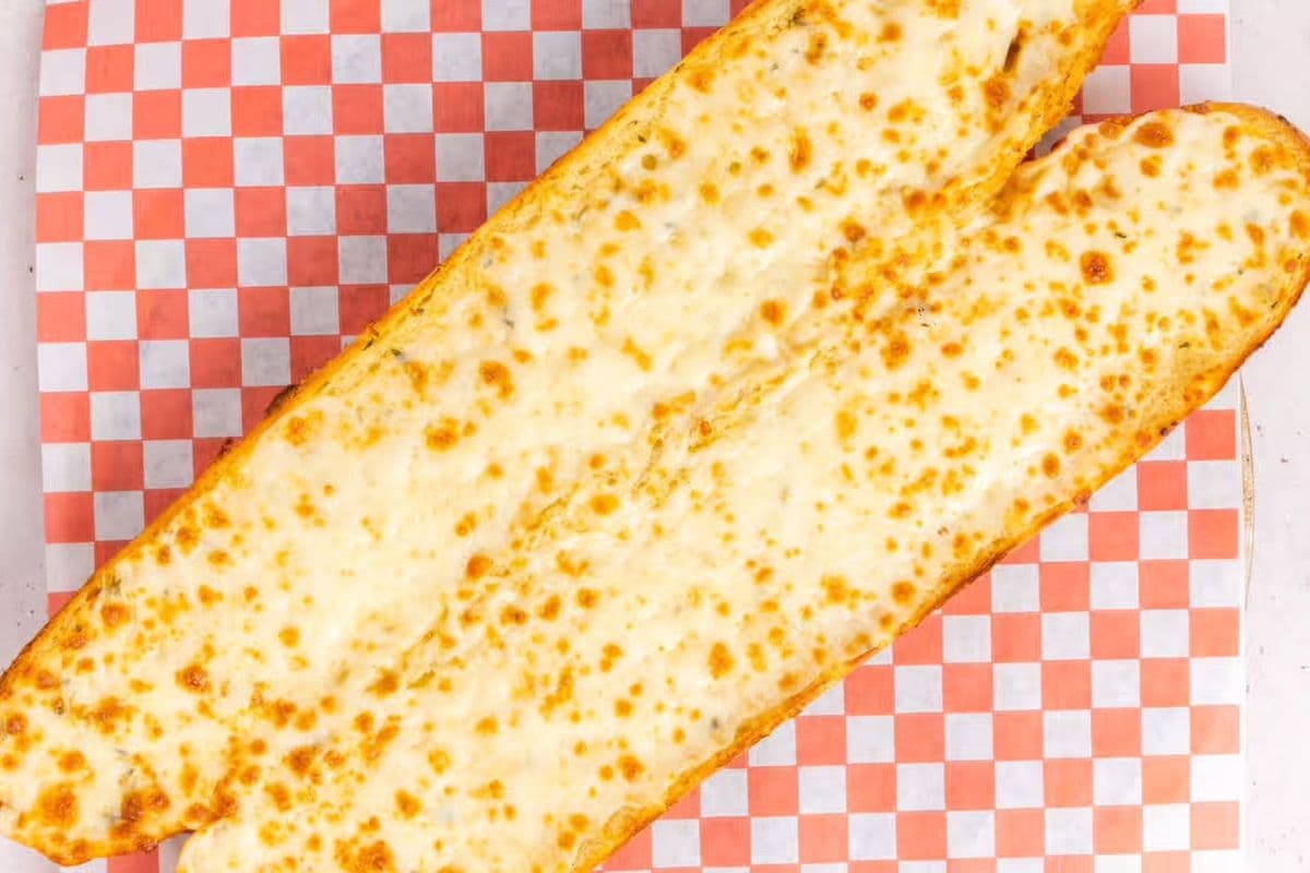 Garlic Bread (468 Cal)