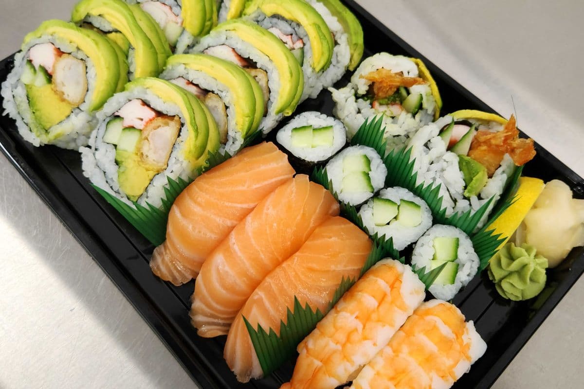 L4. Green Dragon Lunch Combo (21pcs)