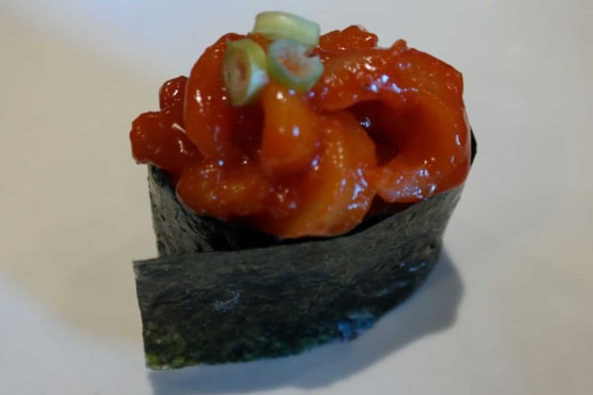 Spicy Tuna Nigiri Sushi (1 pc)