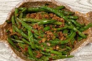 L4. Green Beans Sauteed with Dried Shrimp and Minced Pork 乾扁四季豆