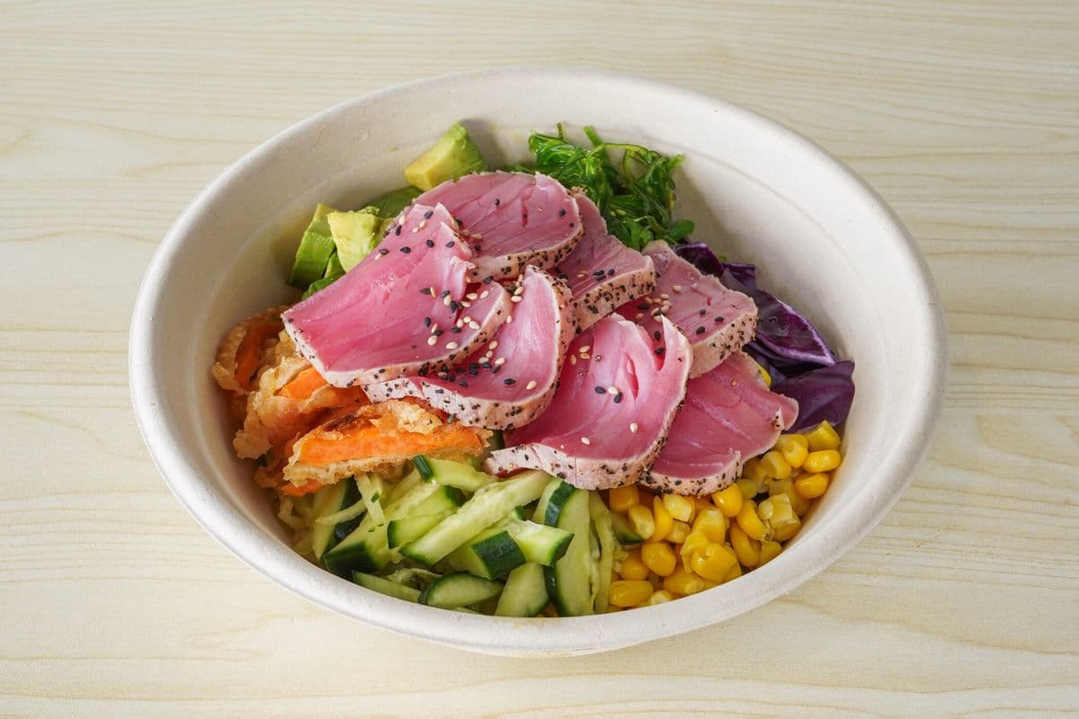 Seared Tuna Tataki Poke Bowl