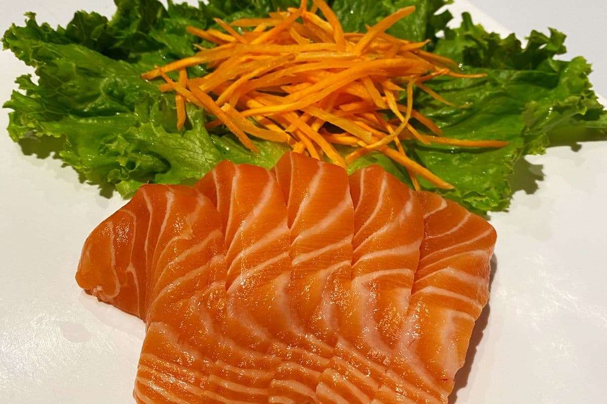 B3. Salmon Sashimi(5 pcs)