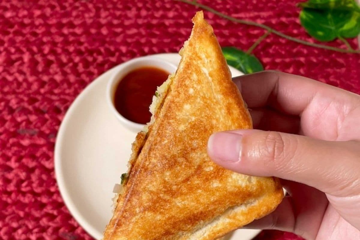 Aloo Matar Toast