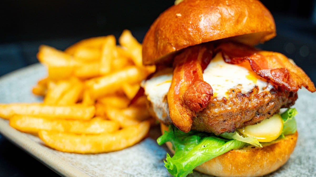 Prime Rib Burger Deluxe (8 oz)