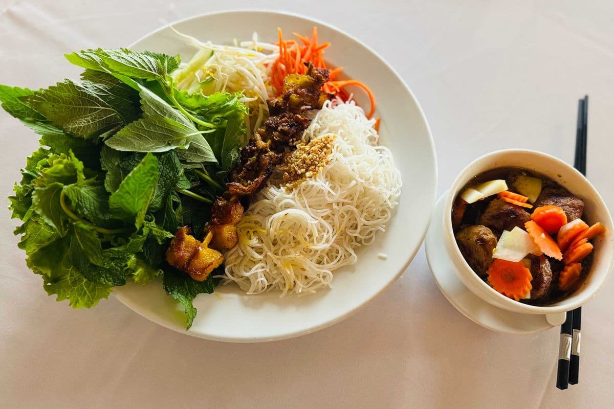 V1. Hanoi Rice Vermicelli with Grilled Pork Patties and Meatballs - Bún Chả Hà Nội