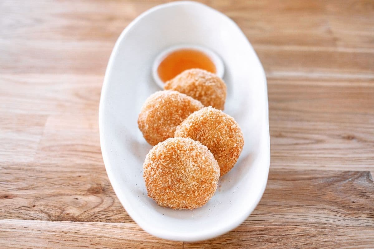 A9. (4 pcs) Shrimp Cakes