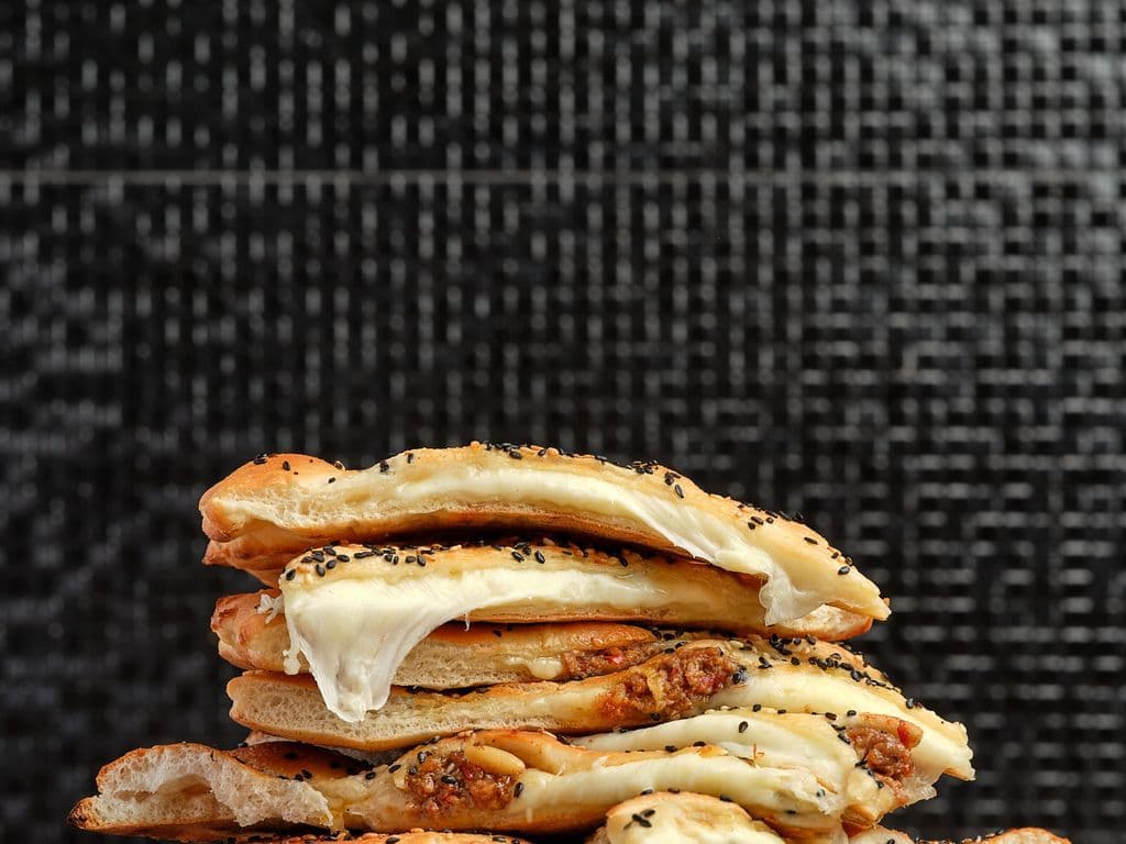 Cheese and Sujuk Naanzarotti