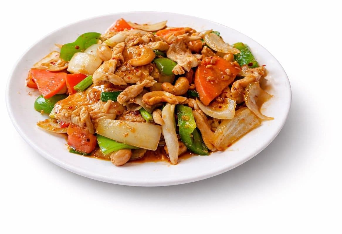 75 Gai Pad Med Mamuang (Cashew Chicken Stir-fry)