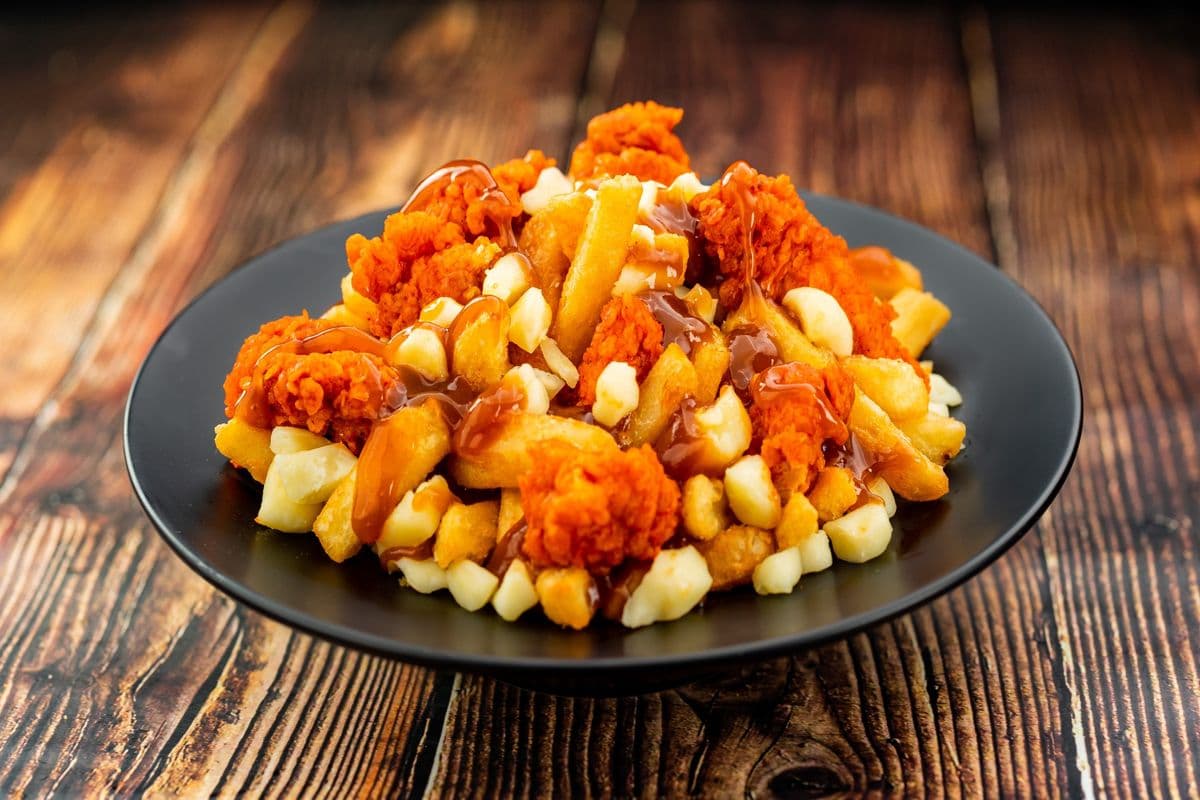 POUTINE POULET BUFFALO (REGULIER)