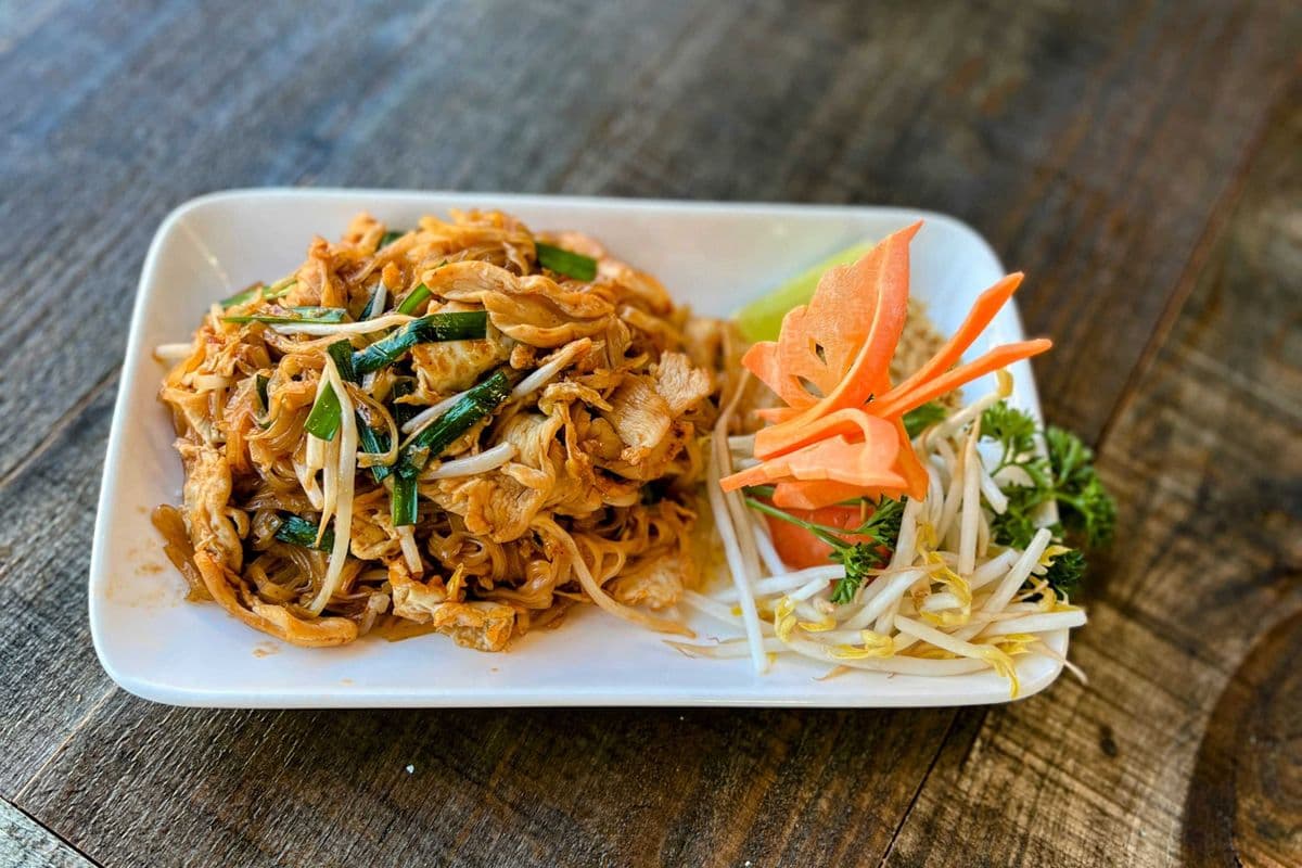 N1. Pad Thai