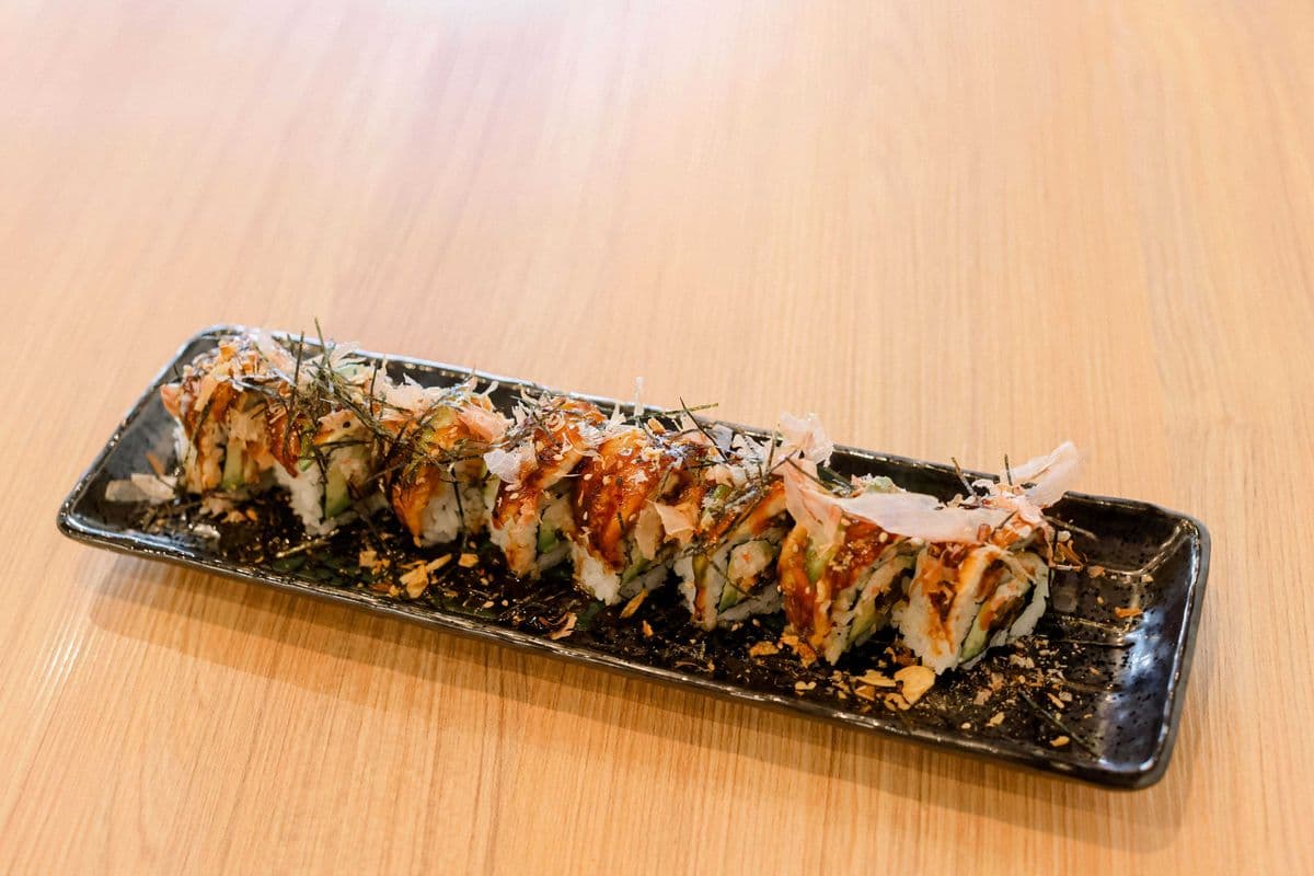 Feng Special Roll (8 pcs)