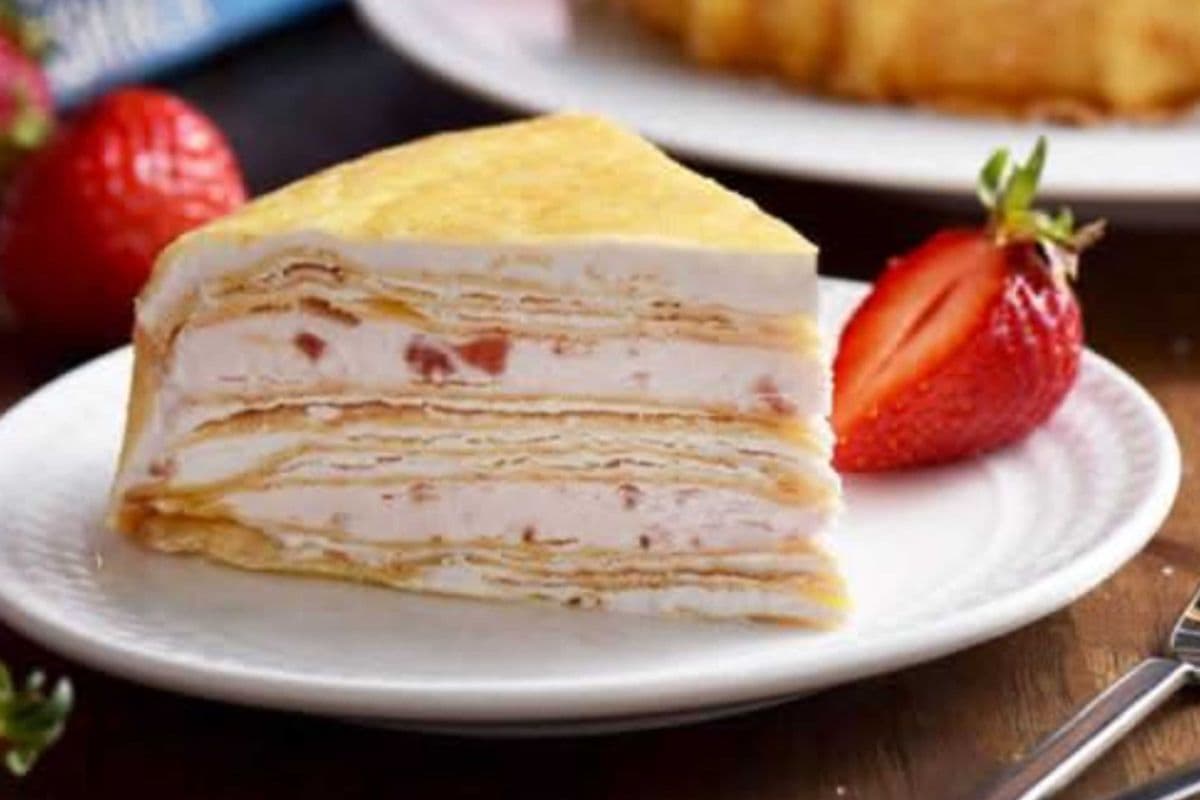 Strawberry Thousand Layer Crepe Cake 草莓千层蛋糕
