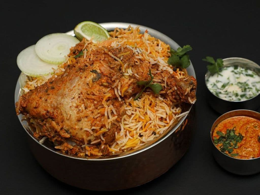 Chicken Dum Biryani Tray / Poulet Dum Biryani Plateau
