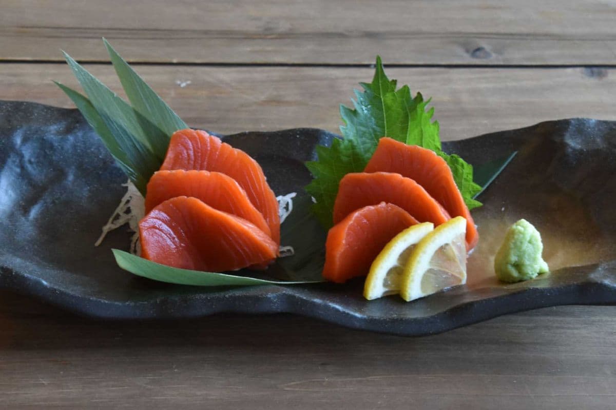 Wild Salmon Sashimi (6 pcs)