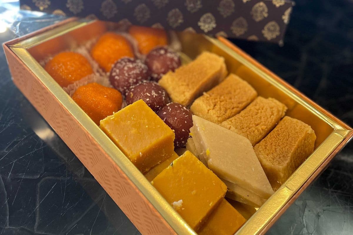 Assorted Sweets Gift Box (Large)