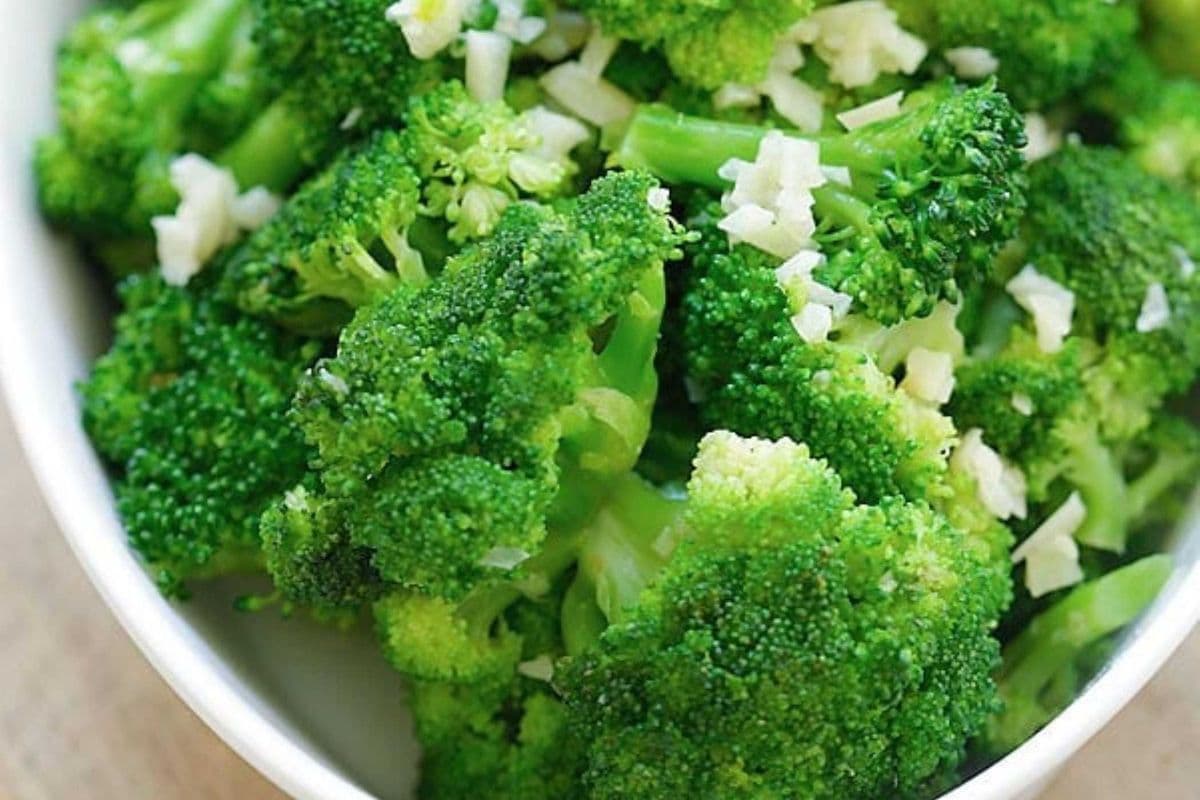 Broccoli with Chopped Garlic