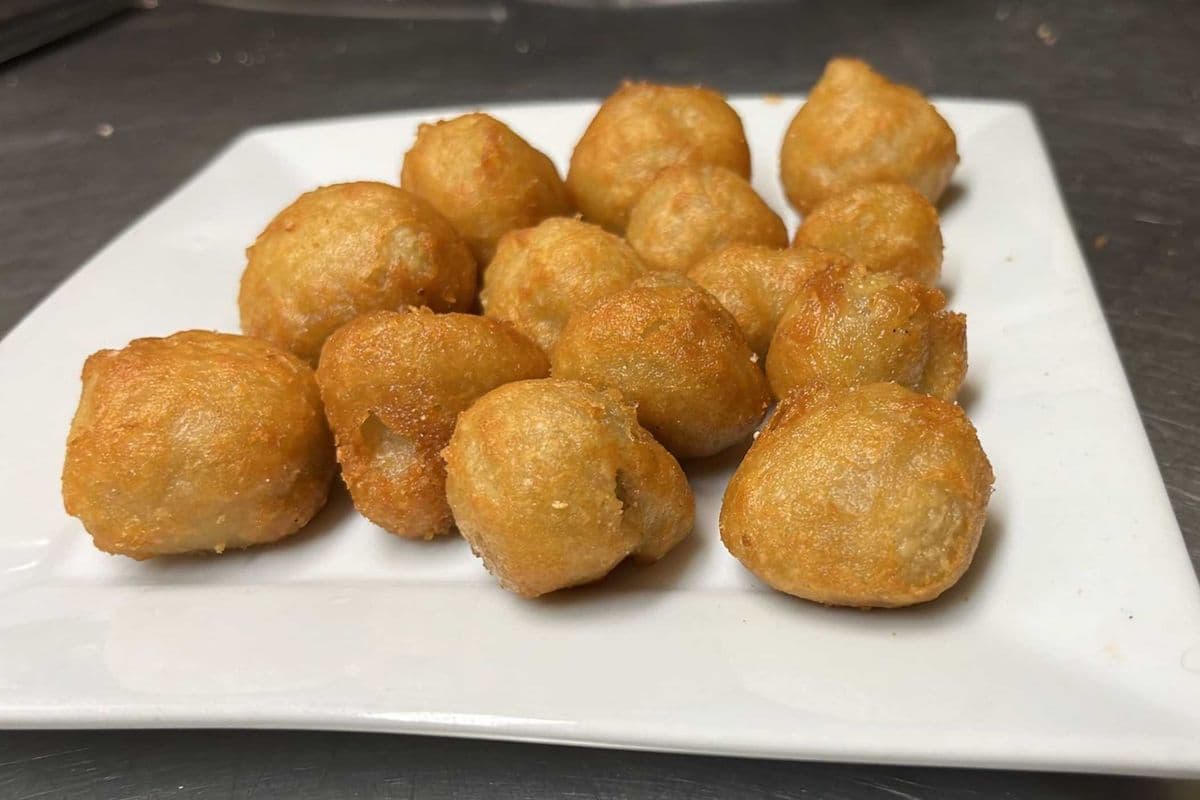 Battered Mushrooms (8 oz)