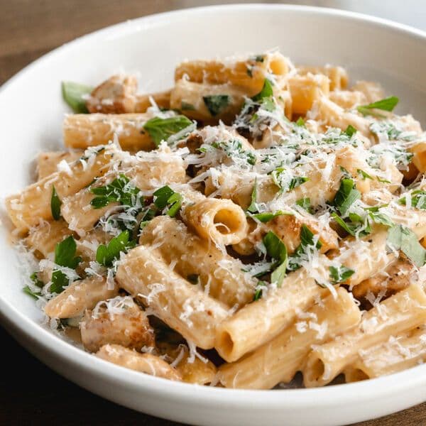 RIGATONI CHICKEN ALFREDO