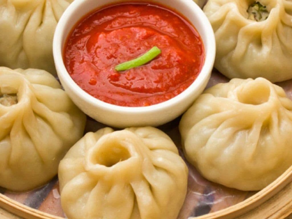 CHICKEN MOMO (8 pcs )