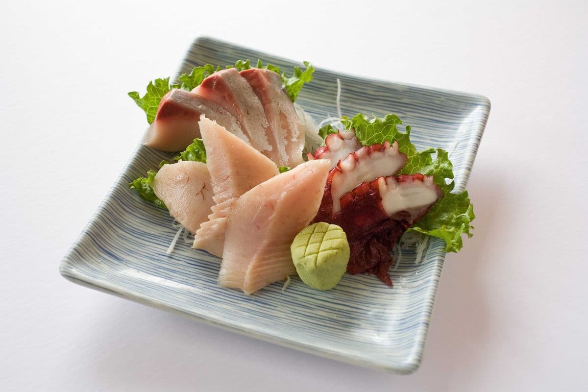3 Kind (Toro, Hamachi, Tako) Sashimi (9 pcs)