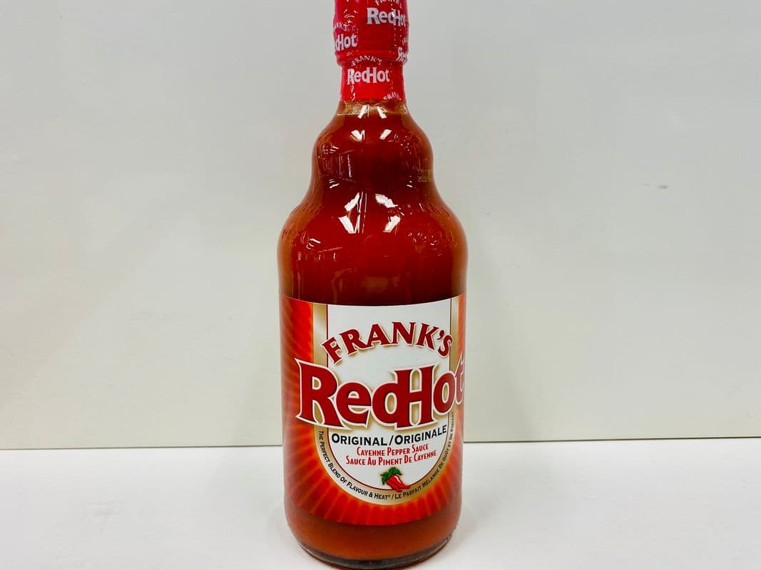 Franks Red Hot Original Cayenne Pepper Sauce (740 ml)