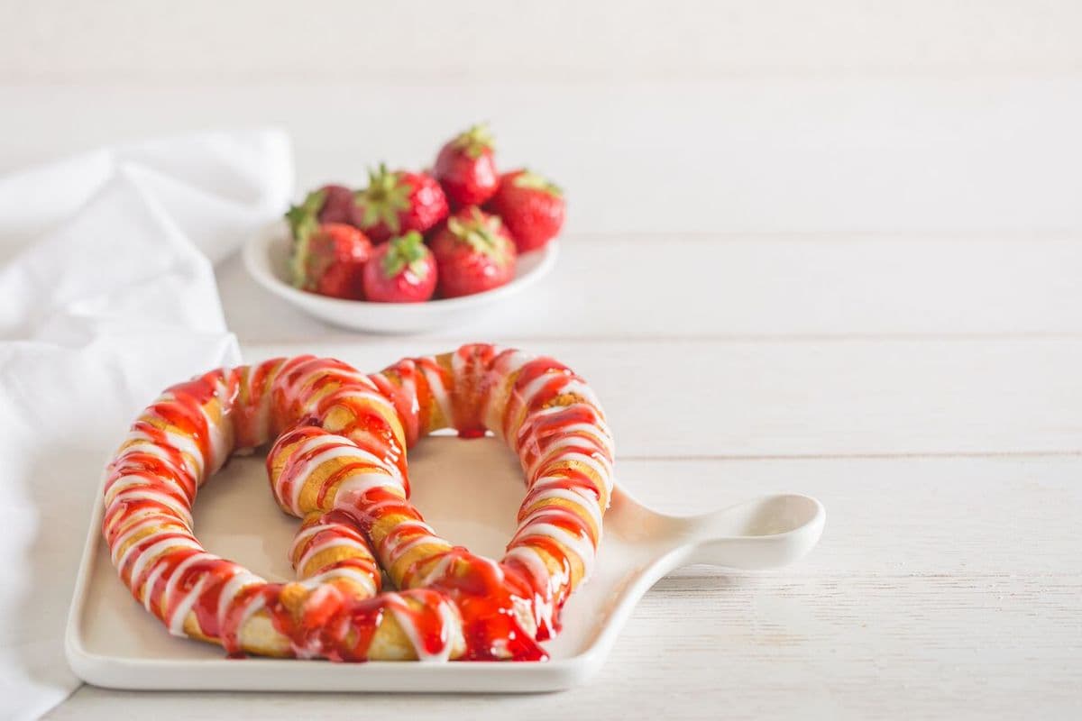 Vanilla and Strawberry Pretzel