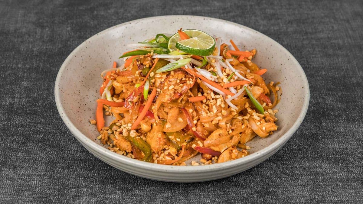 Chicken & Shrimp Pad Thai