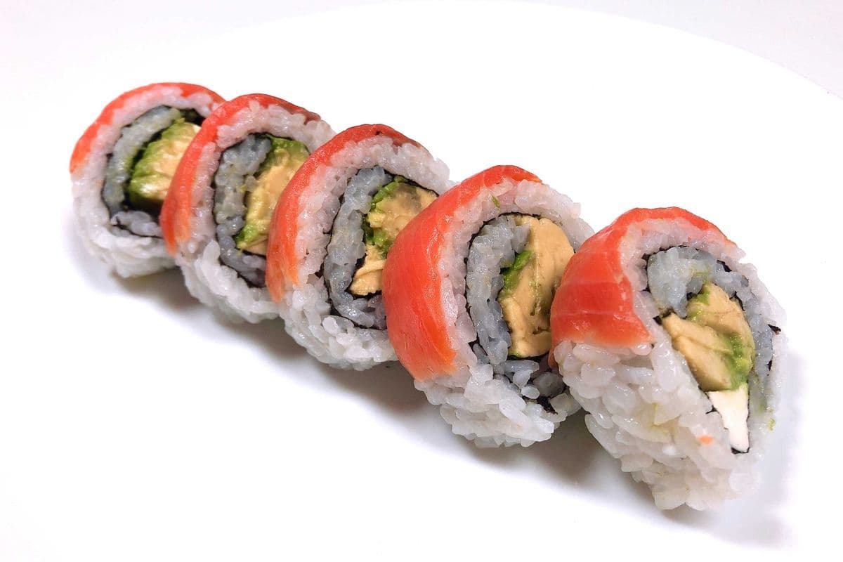 Philly Roll with Smoked Salmon (5pcs)