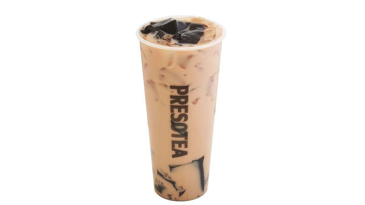Grass Jelly Milk Tea / Thé au lait avec gelée d'herbe