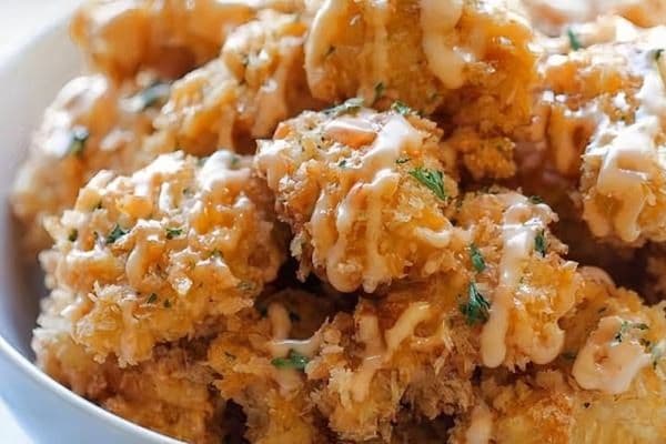 9. Poulet désossé frit au fromage et gâteau de riz / Fried Boneless Chicken with Cheese and Rice Cake