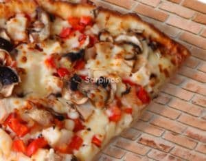 HOT BUFFALO CHICKEN PIZZA