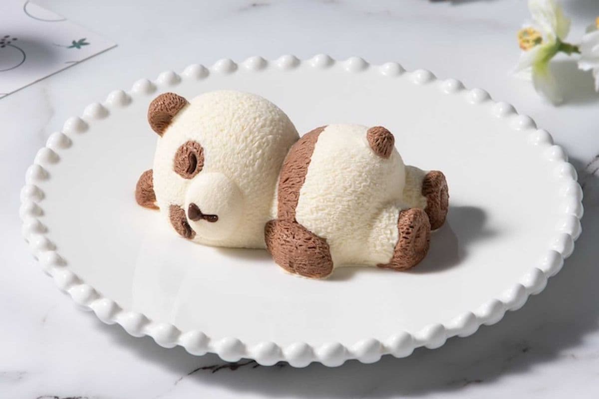 Grizzly Bear Cake