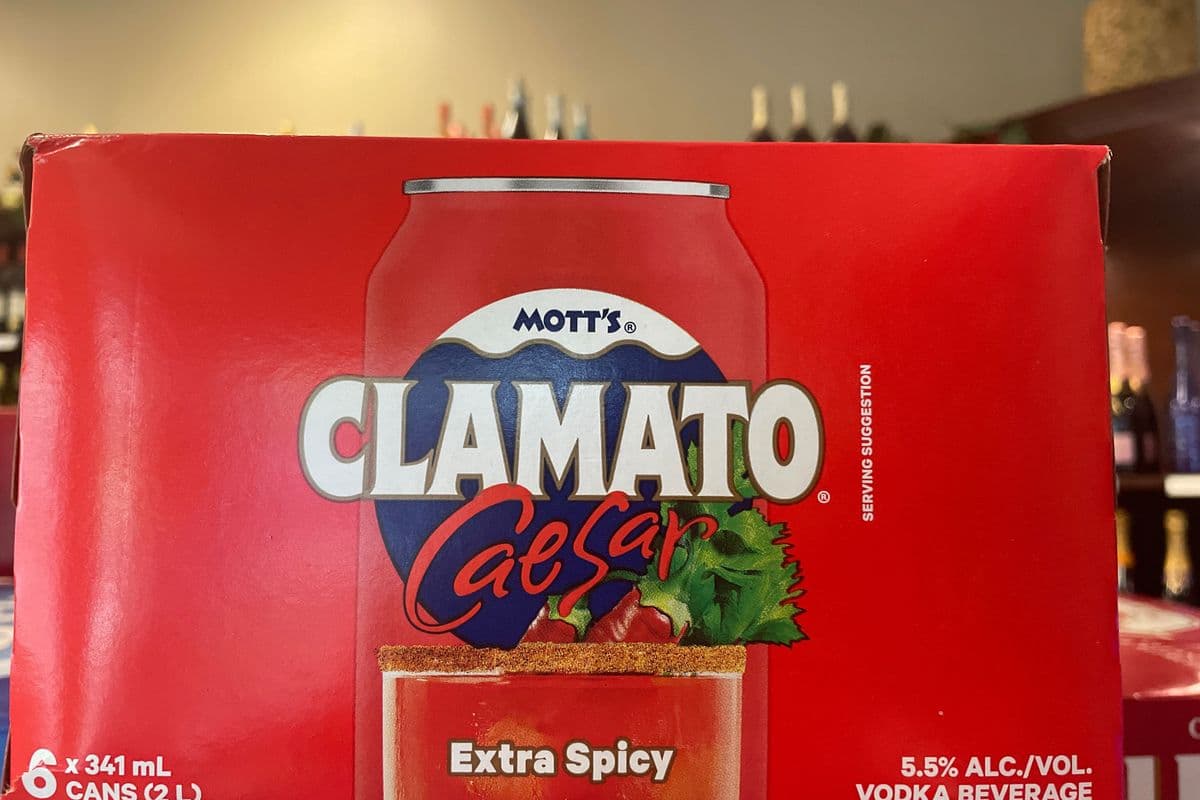 Mott’s Clamato Caesar Extra Spicy 6 cans (6 x 341ML)