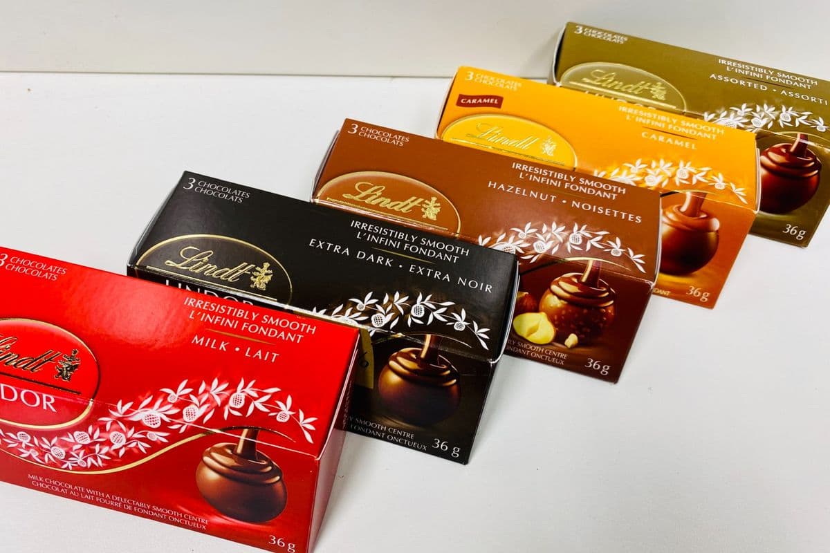Lindor Milk Chocolate Truffles (3pcs)
