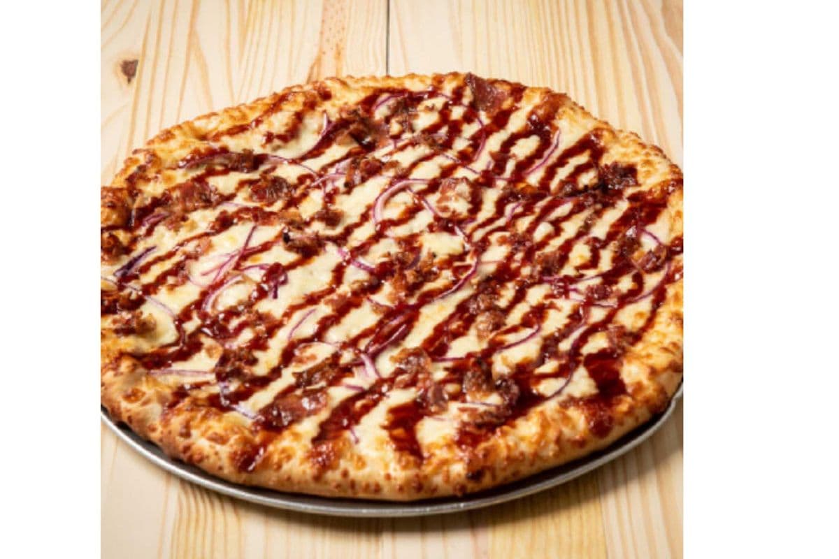BBQ Chicken Pizza (8 Slices)