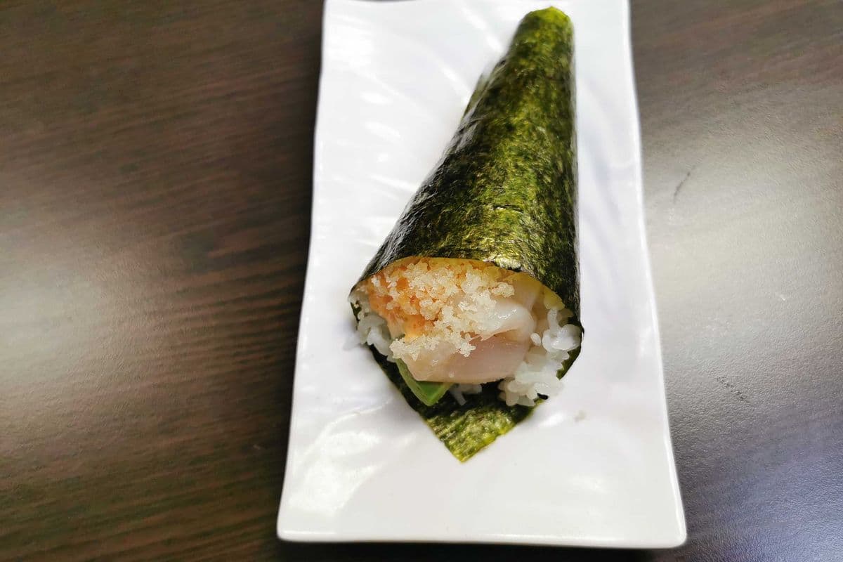 Spicy Scallop Hand Roll