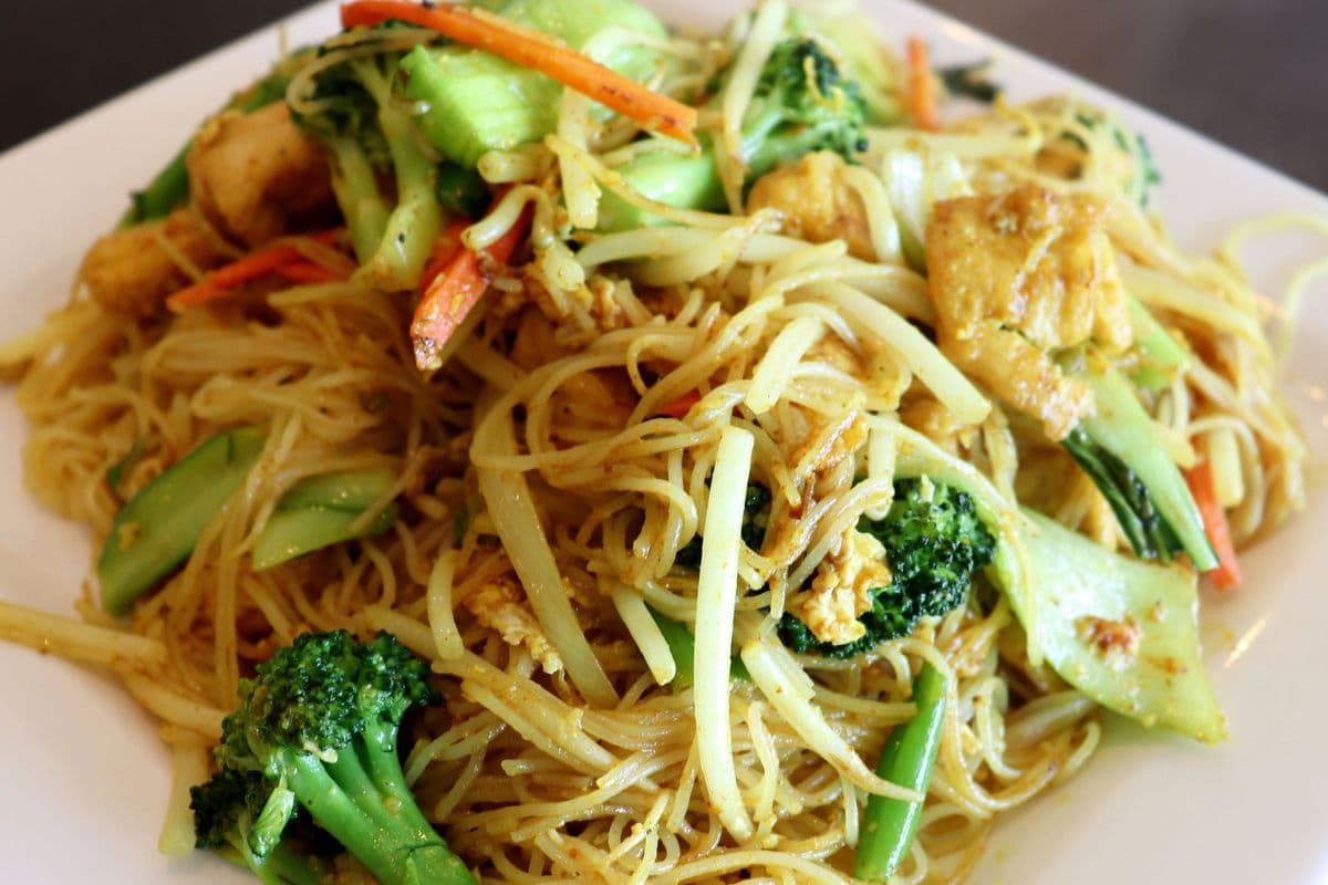 F7. Singapore Vermicelli