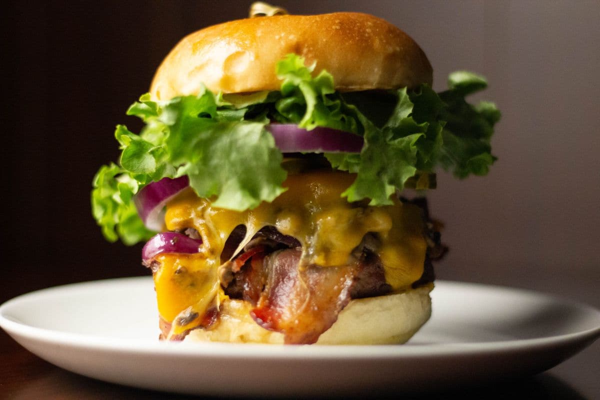 Beckham's Deluxe Burger (6 oz)