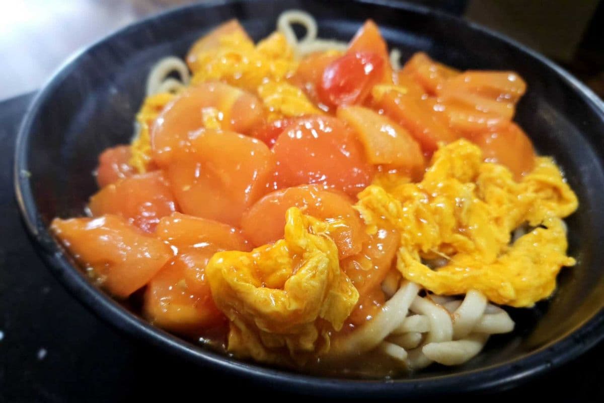 N13. Tangy Tomato and Egg Noodles (西紅柿蛋麵)
