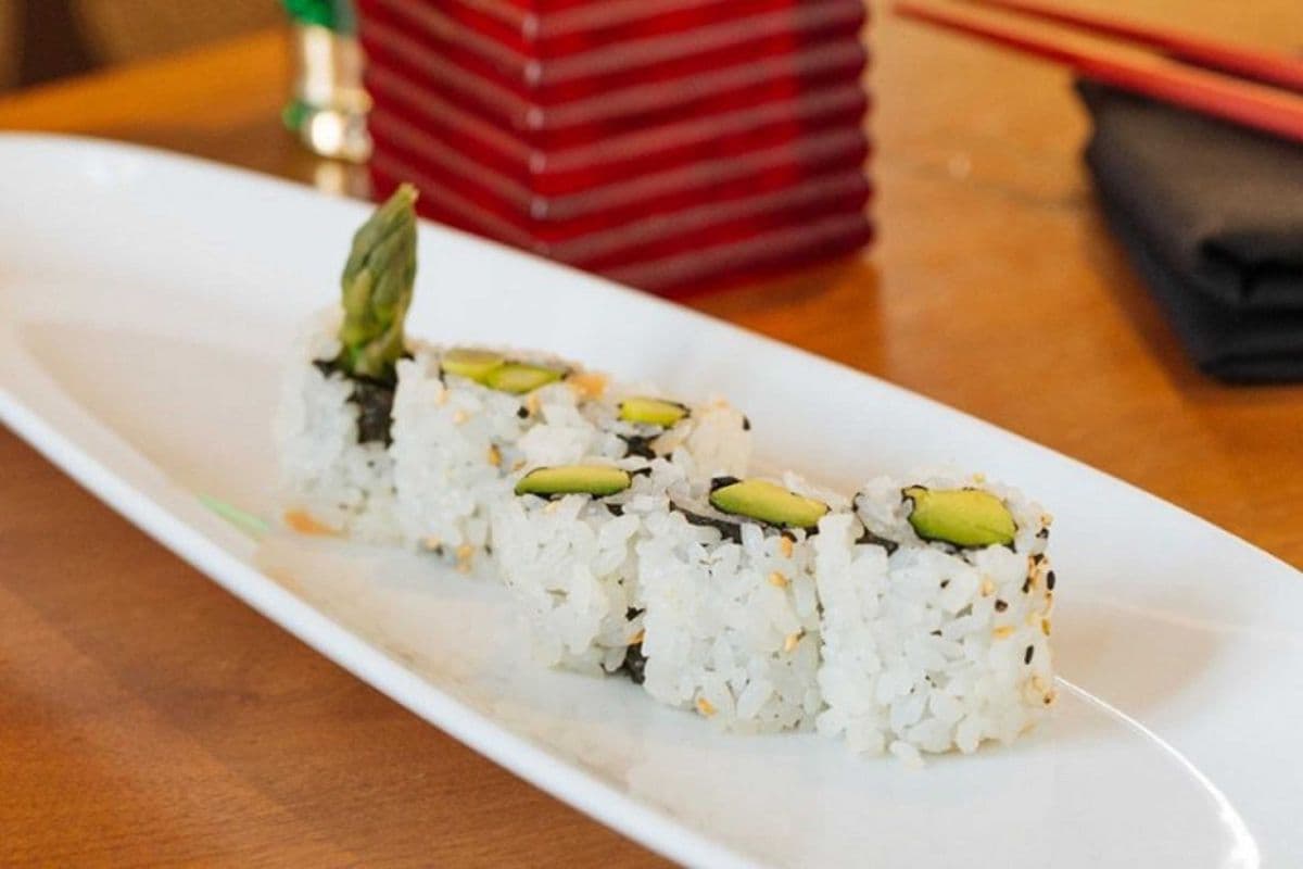Shiitake and Asparagus Tempura Roll (8 pcs)