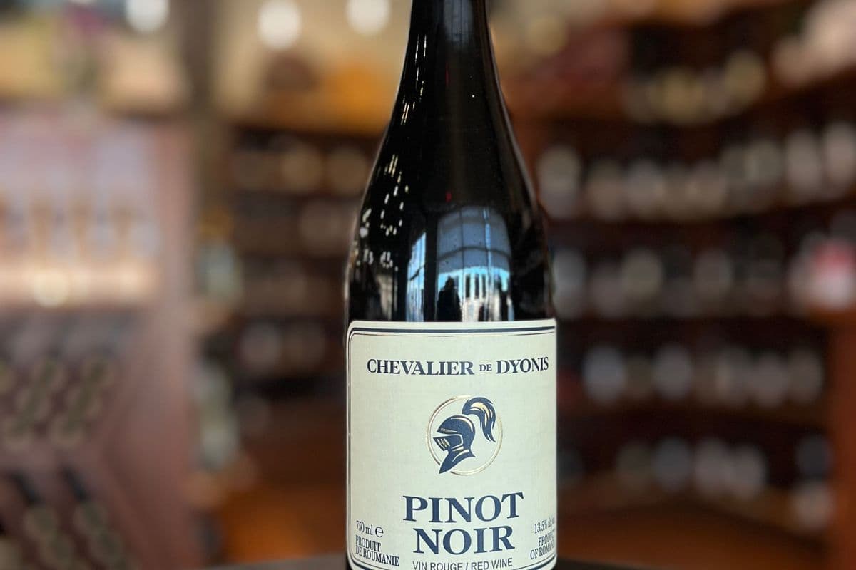 red | chevalier de dyonis pinot noir (1 x 750 ml)