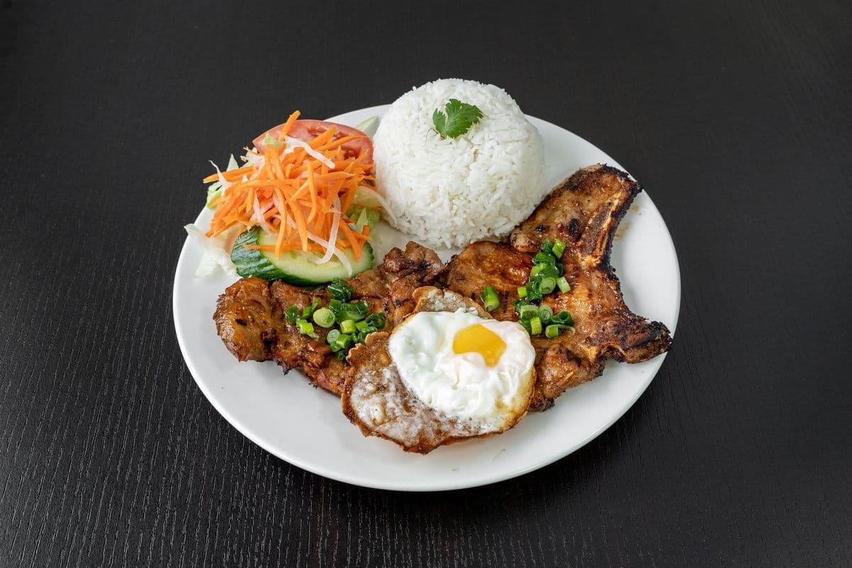 410. Grilled Chicken and Grilled Porkchop with Steamed Rice