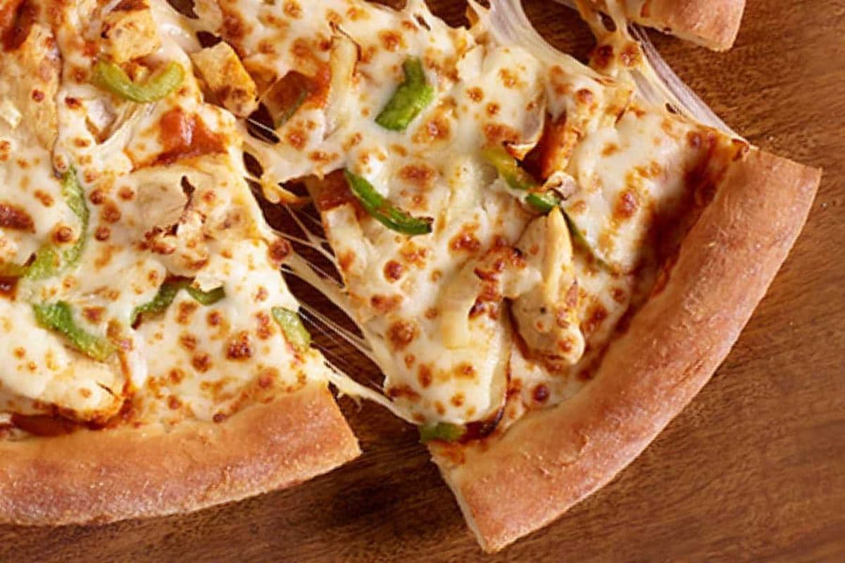 Large Butter Chicken Pizza