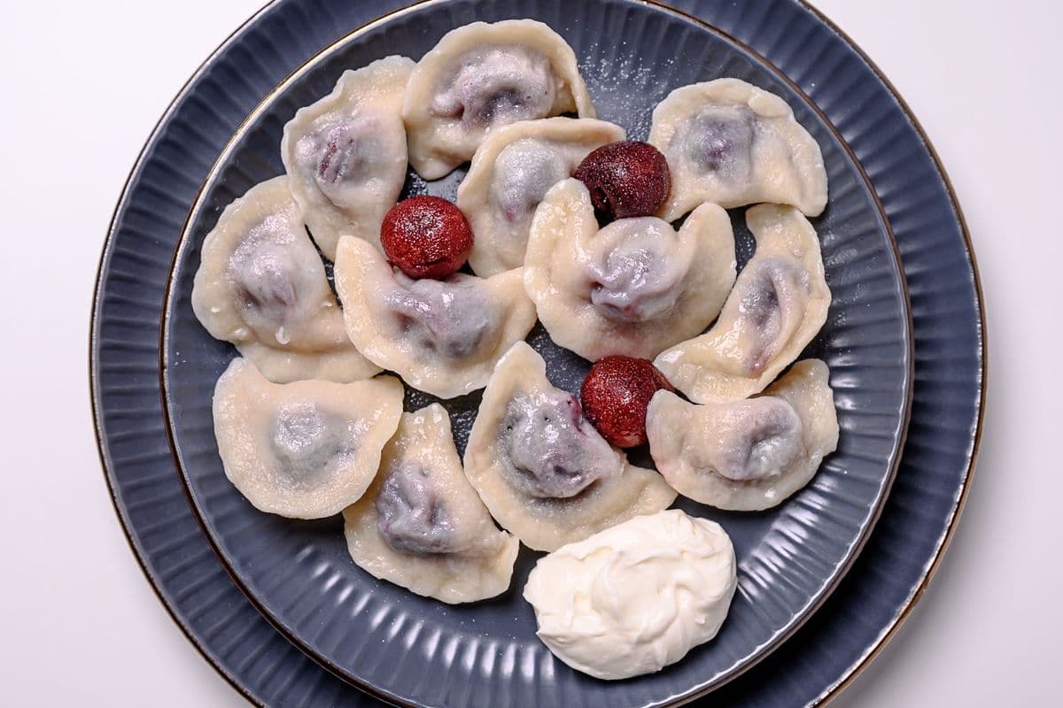 PEROGIES / VARENYKY with SWEET CHERRIES (12 pcs)