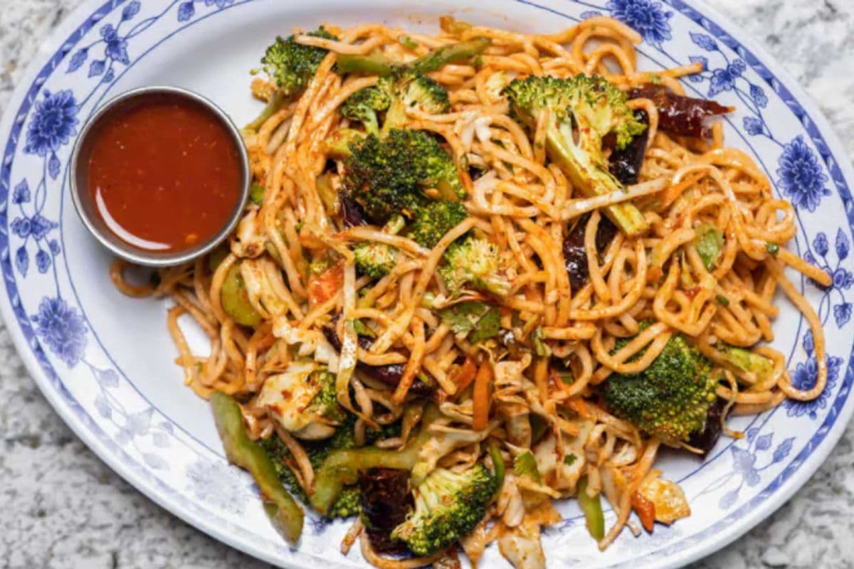 Vegetable Schezwan Noodles
