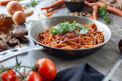 Spaghetti tomates rôties, noix et shitake / Roasted Tomato, Nuts and Shiitake Spaghetti